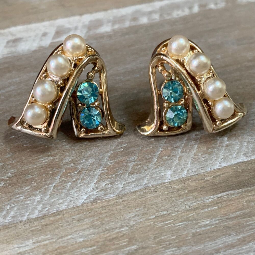 Vintage Coro Earrings Gold Tone Blue Stones Pearls Screw Backs